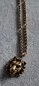 Gucci lion head necklace