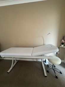 massage/lash bed