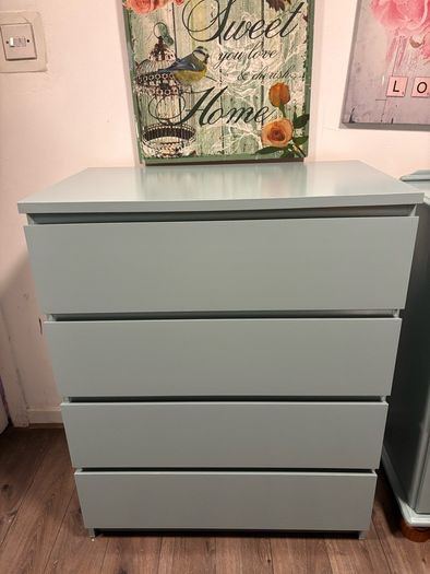 Chest of drawers
