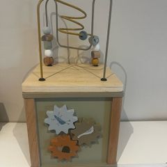 Little Dutch activity cube
