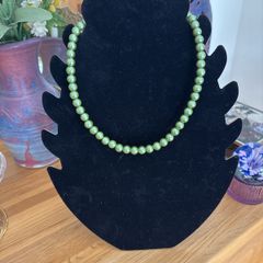 Pearl Necklace (Green Simulated Pearls)