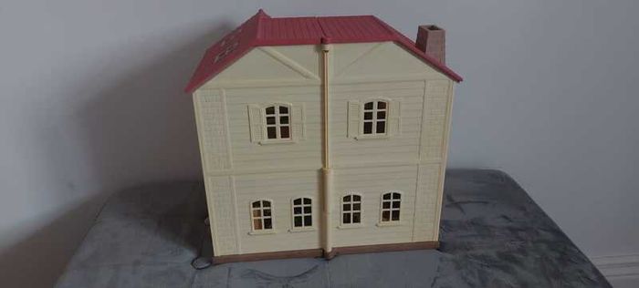 Sylvanian family cottage