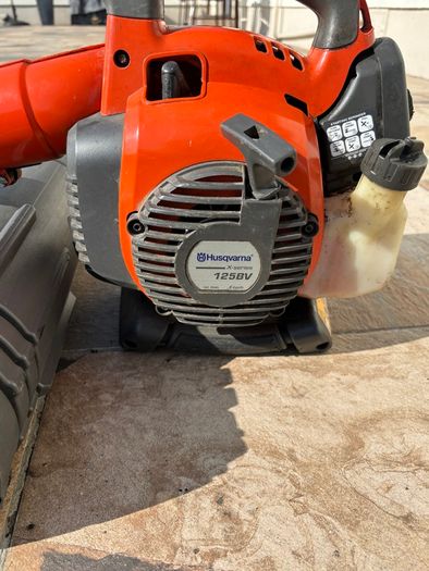 Husqvarna 125BV leaf blower and vacuum