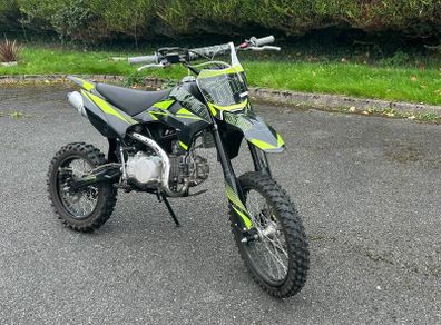 2021 Stomp Z3 140cc Big Wheel Pit Bike