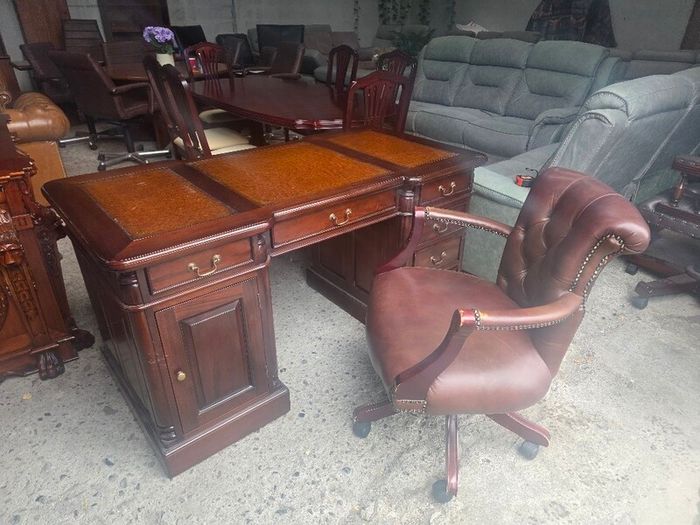 Mahogany partners desk+ captains chair