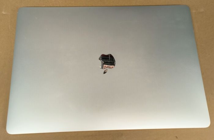 Touch Bar Apple MacBook Pro 15 A1707 (2017) 15.4'' Intel i7 @ 2.80 GHz 512GB SSD 16GB RAM Space Grey (Battery Cycle: 839)