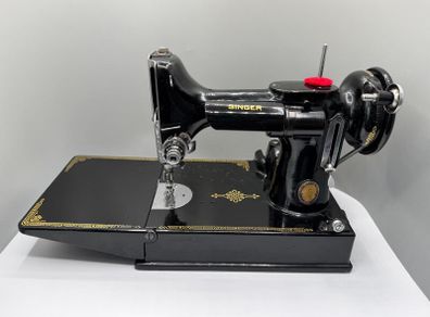 Vintage Singer (1951) 221K Featherweight Limited Edition.