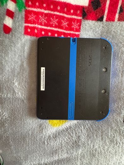Nintendo 2ds ( great condition )
