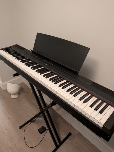 Yamaha P115 digital piano