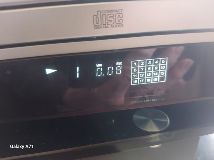 Sony Compact Disc Player, Model CDP-XE270, in excellent condition and working perfect