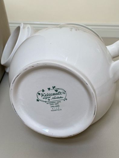 Vintage Keltkraft designed by Noritake Pennfield 9172 teapot & sugar bowel
