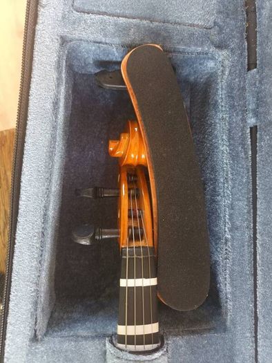 1/4 size violin