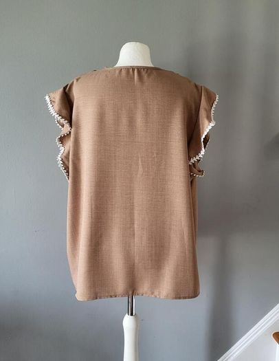 Shein brown blouse w/white trim, Size 2XL / UK20, Brand new