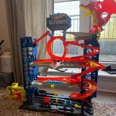Hot wheels garage
