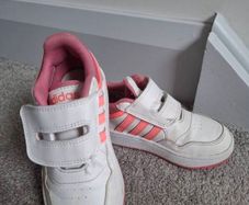 Girls Adidas shoes size 9,5