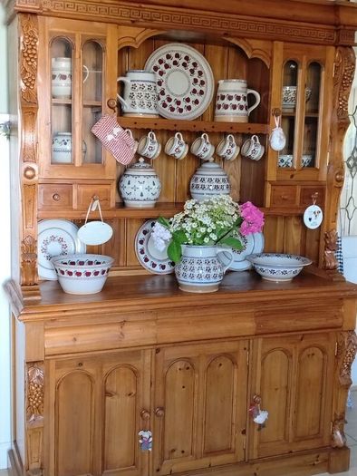 solid kitchen dresser delivery arranged