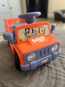 BLUEY electric jeep