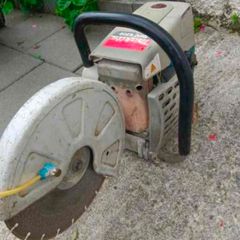 Makita DPC 6200 consaw comes with a diamond disk.  For parts or repair. Has a good comprehension.