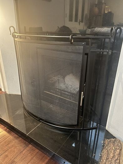 Fire screen