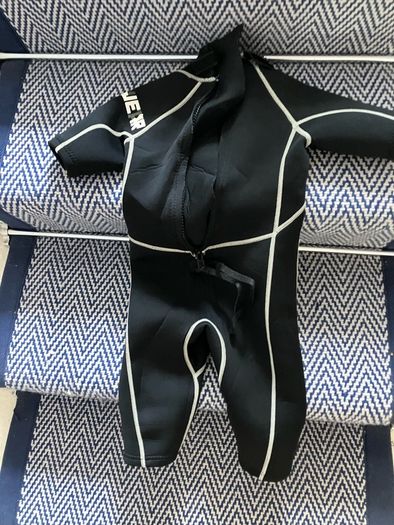 Boys wetsuit aged 4-5