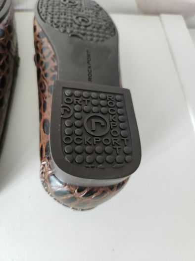 Ladies Shoes size 5.5lovel