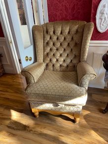 armchair Gold