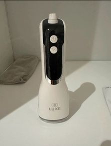 LUXE Intelligent Water Flosser