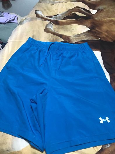 Mens under armour shorts size M