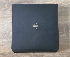 PS4 Pro 1tb + 1 Controller + Charging Dock
