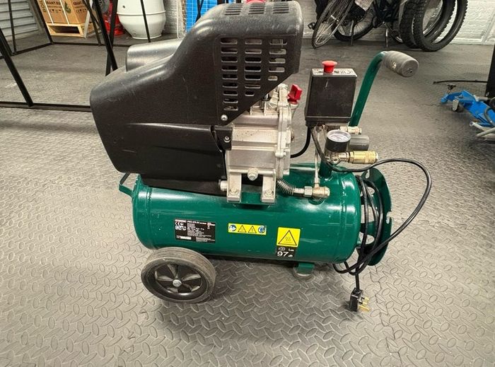Air compressor
