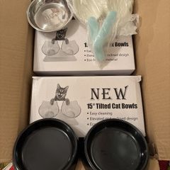 cat food bowls and food scoops