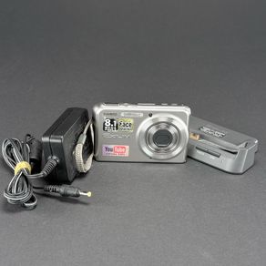 Casio Exilim EX-S880 digital camera