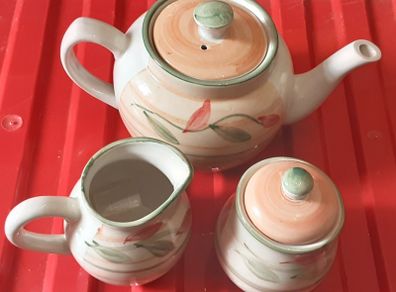 teapot sugar bowl milk jug