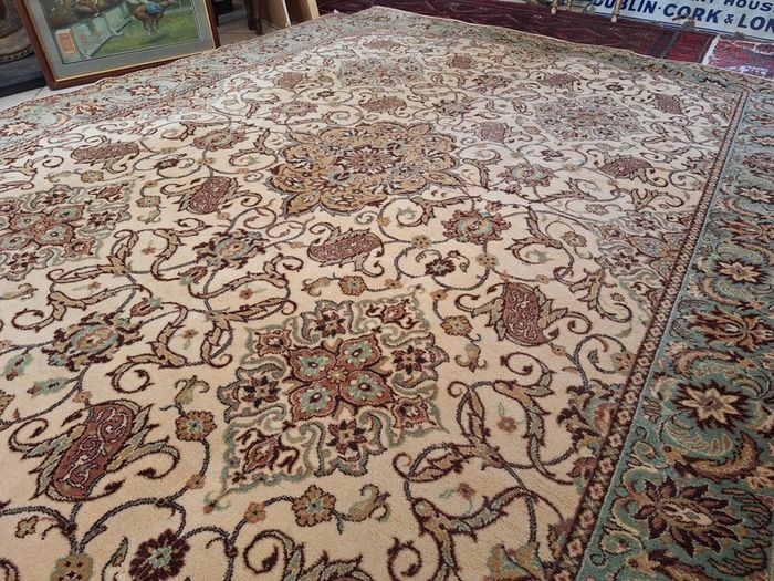 3m x 2m woven Persian Heriz rug