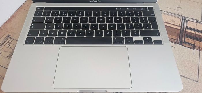 MacBook pro 16,3 model 13.3 2020 16gb