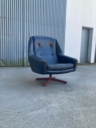 1960s Danish Swivel Chair - Warehouse and Showroom Open Sat 18th April Eircode R95T227