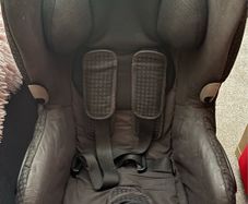 Maxi-Cosi Axiss Toddler Car Seat With Swivelling Base