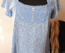 M&S floral blue top size UK14 EU42 Postage included
