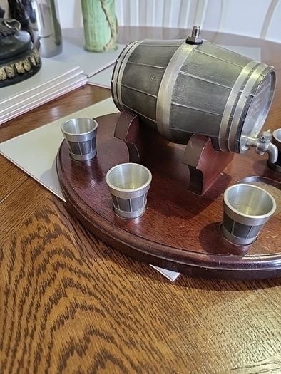 Mullingar pewter cask and 6 shot glasses