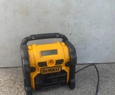 dewalt radio
