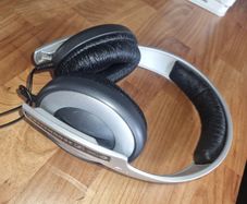 Seinheisser EH250 headphones