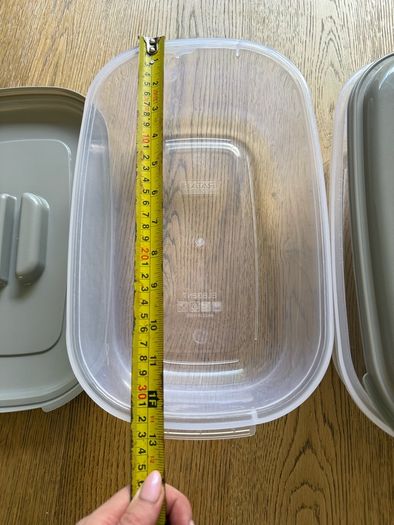 2 large lunch boxes