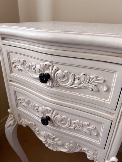 Sweatpea&willow side table
