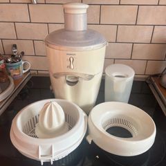 Kenwood JE700 juicer