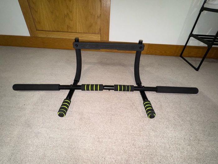 Pull up bar