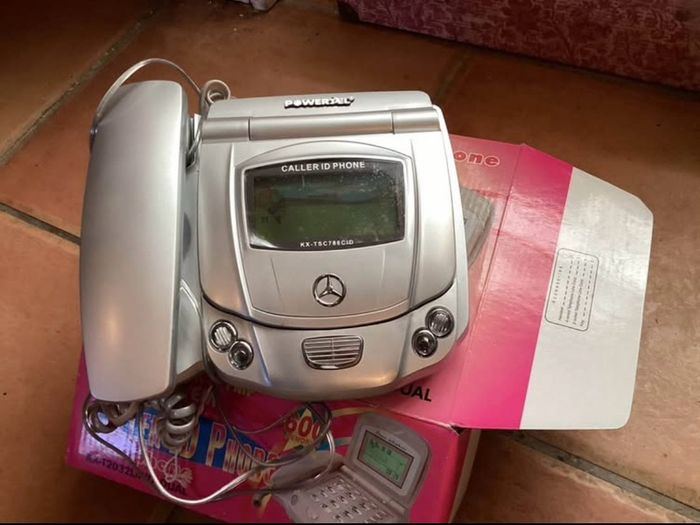 retro phone Mercedes Benz
