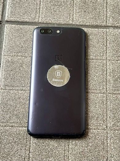 One plus 5 8 gb Ram