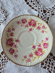 Elizabethan "Queens Rose" china oddments
