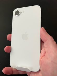 iPhone 16e