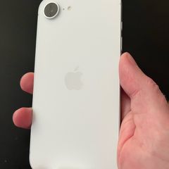 iPhone 16e